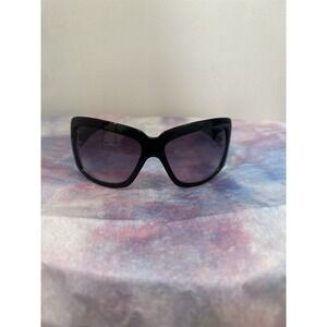 New York And Co women's Oversized Cat Eye Sunglasses 3051-0141 Logo Accent